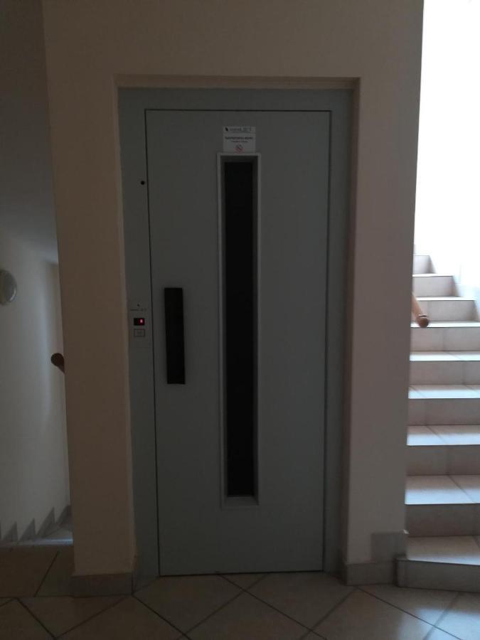 Homy Apartment In Buda, With Safe Garage And Terrace Budapest Esterno foto